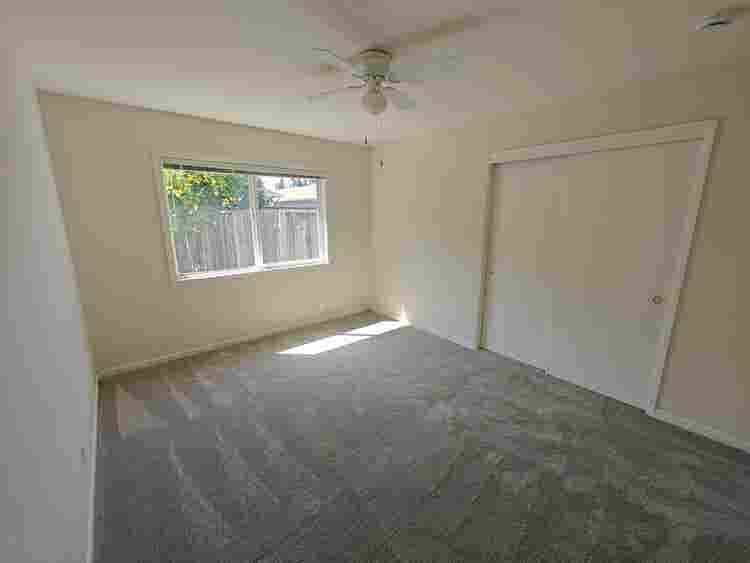 Two Private Rooms In Updated Duplex