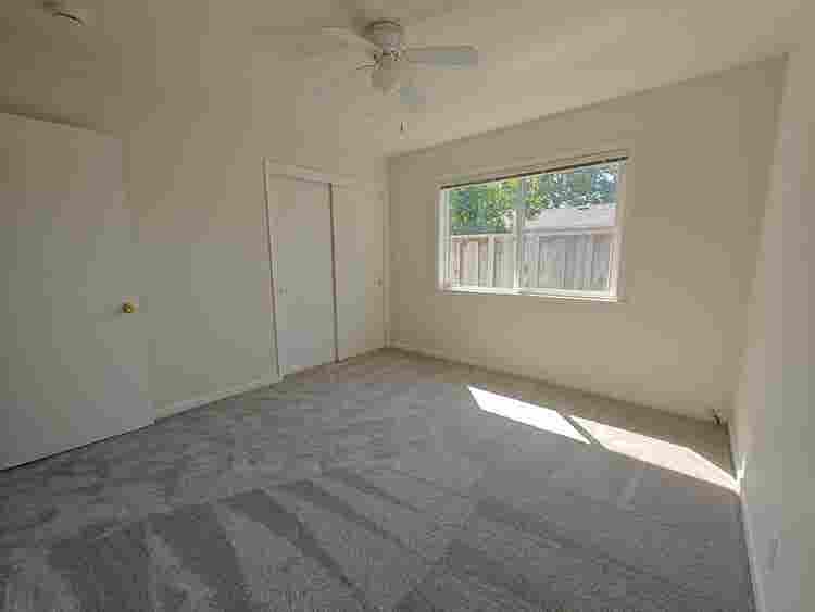Two Private Rooms In Updated Duplex