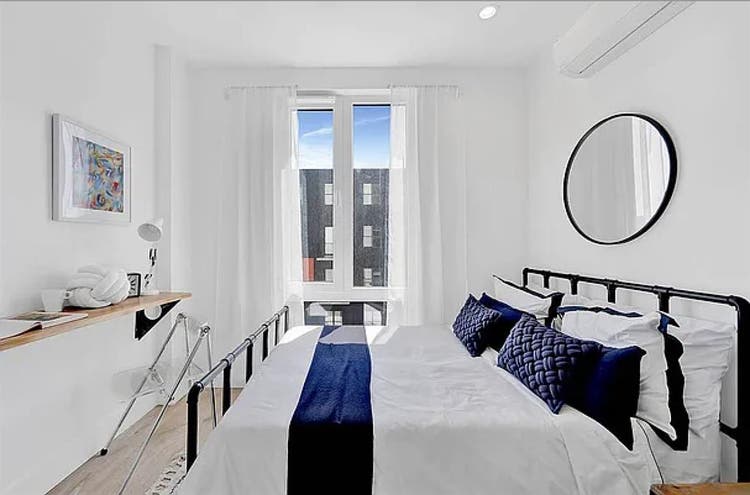 Looking for a new roomate