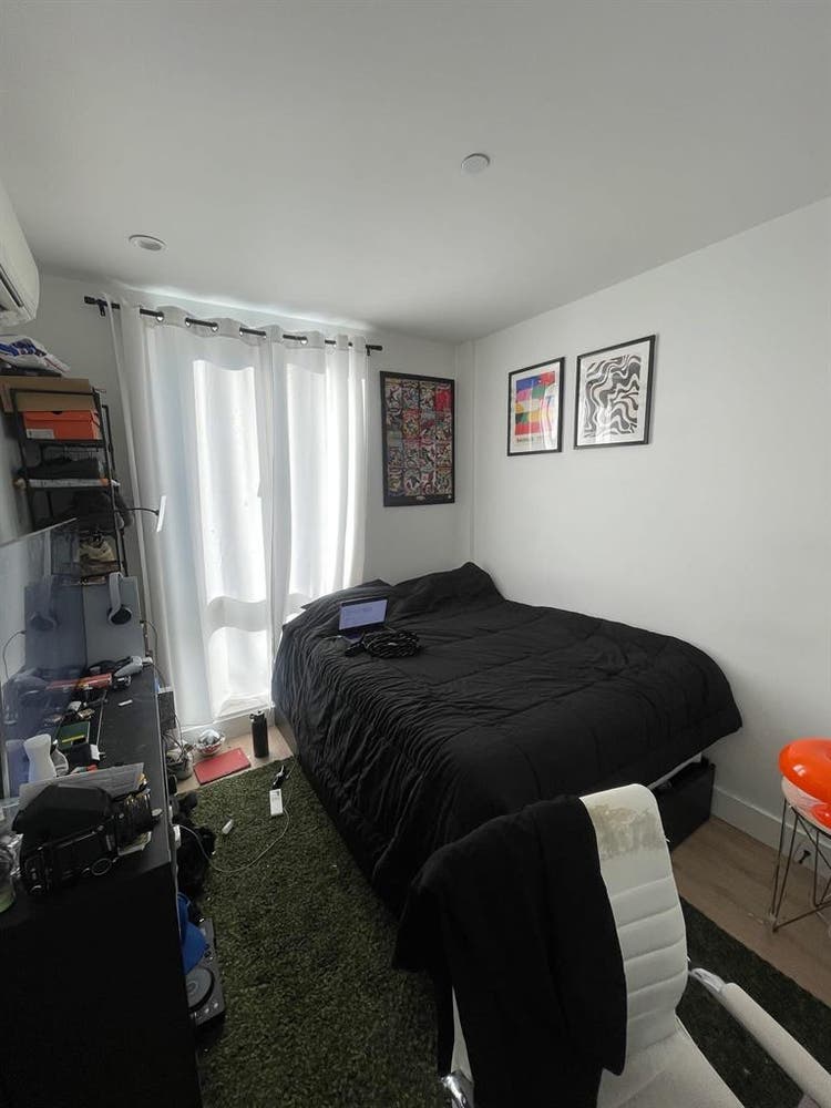 Looking for a new roomate