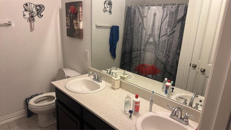 Room for rent- $ All bills paid