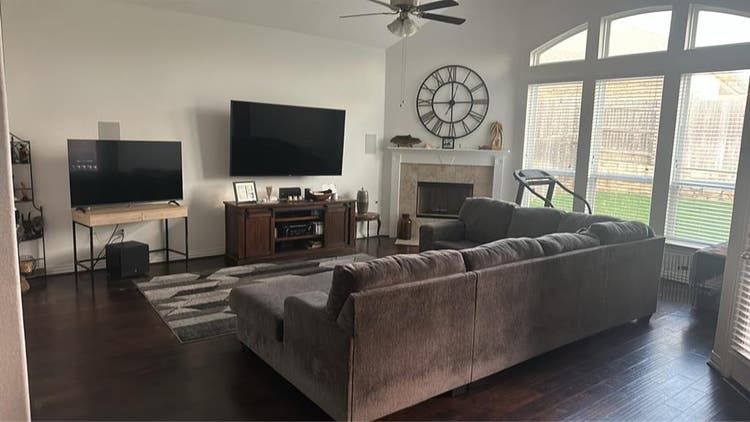 Room for rent- $ All bills paid