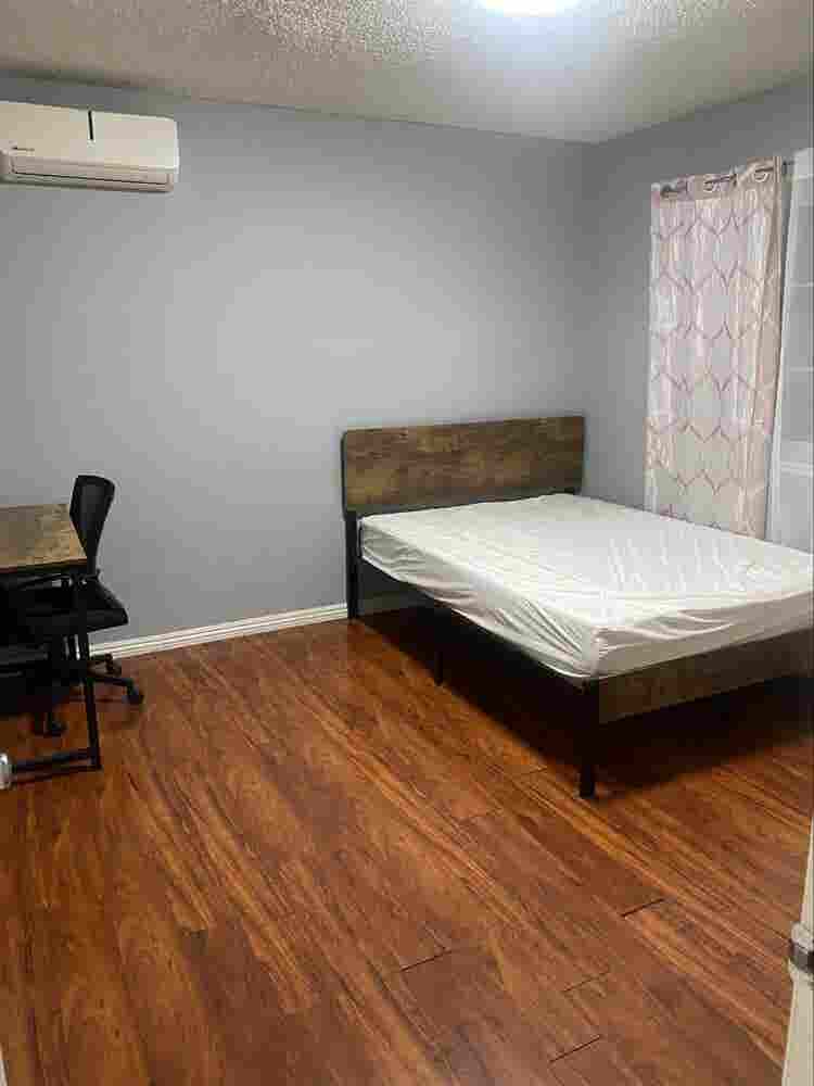 Private furnished rm- Females ONLY