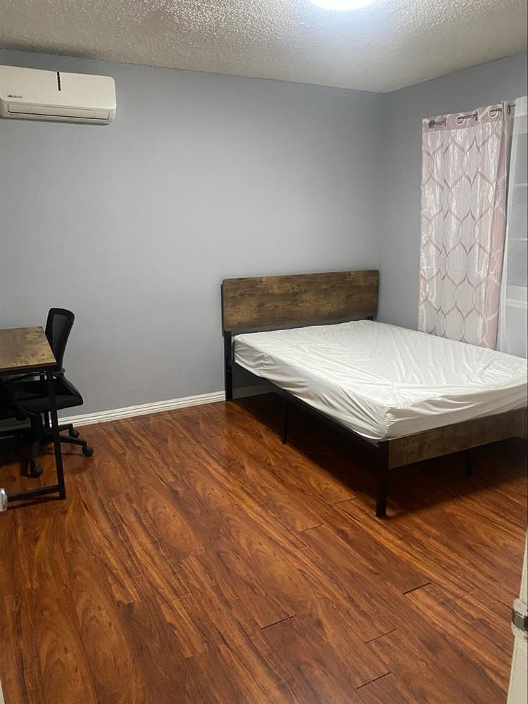Private furnished rm- Females ONLY