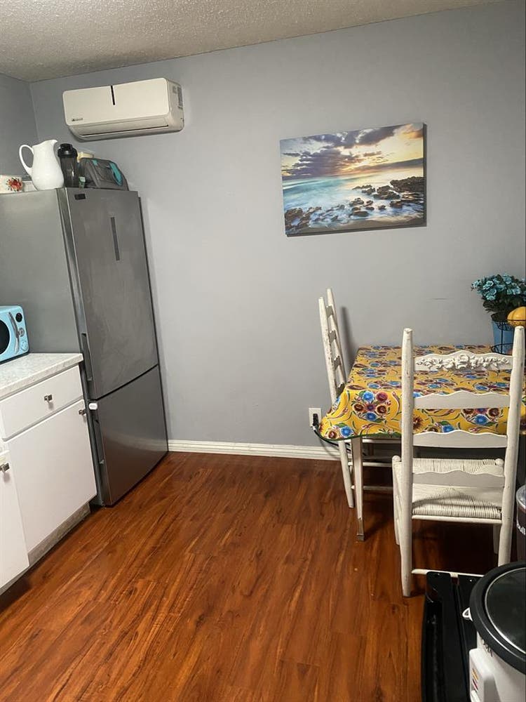 Private furnished rm- Females ONLY