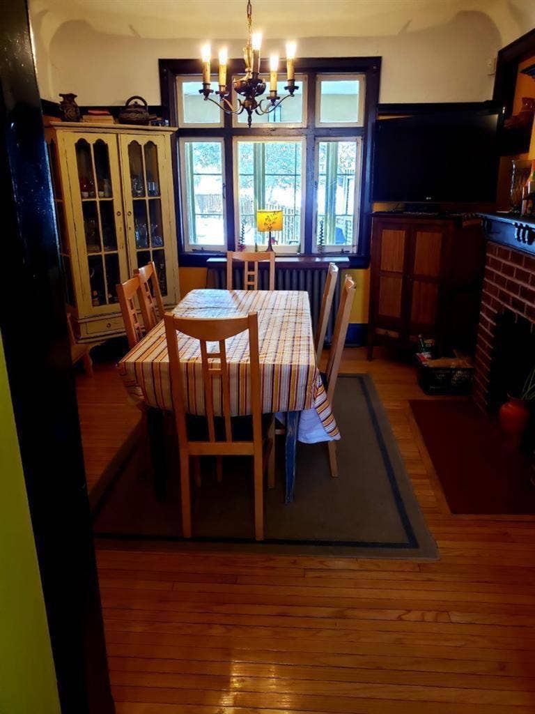 Quiet room in quiet house in Toront