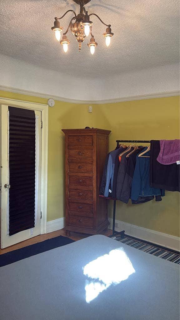 Quiet room in quiet house in Toront