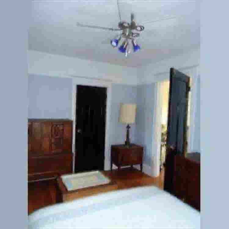 Quiet room in quiet house in Toront
