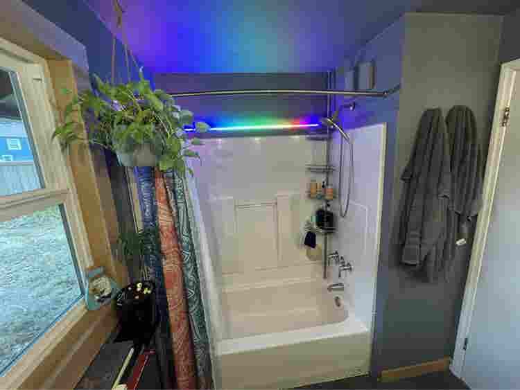 Furnished bedroom, house 1 roommate