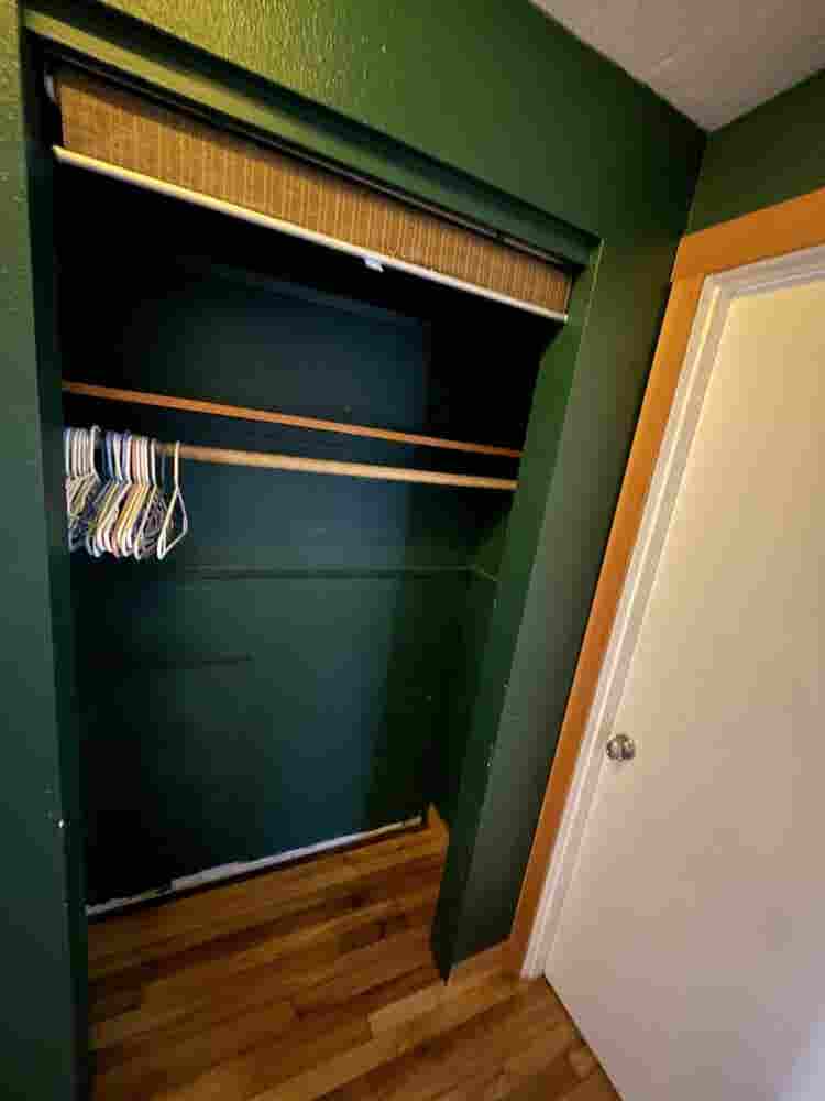 Furnished bedroom, house 1 roommate