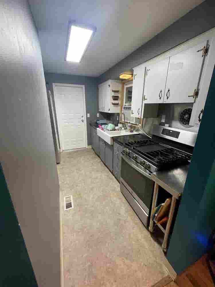 Furnished bedroom, house 1 roommate