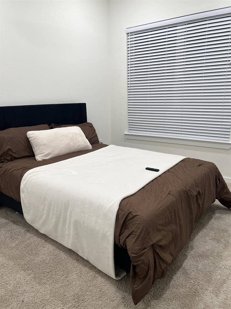 DOWNTOWN LUXURY APARTMENT
