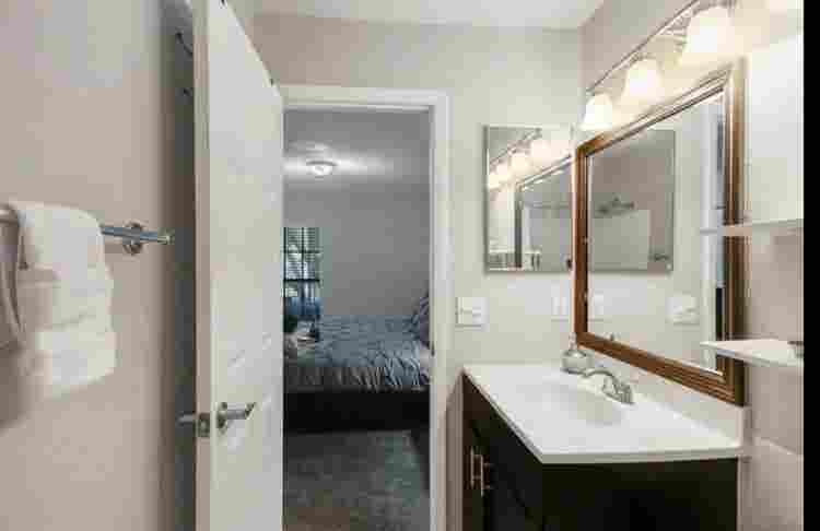 Big Beautiful Room,Bath No Deposit!