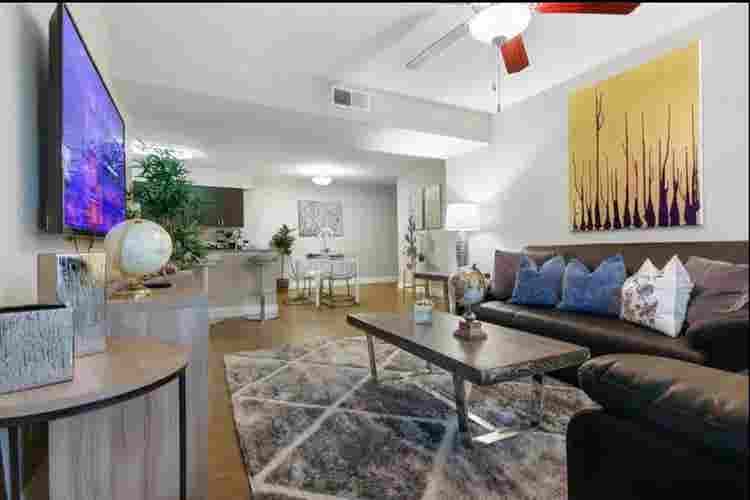 Big Beautiful Room,Bath No Deposit!