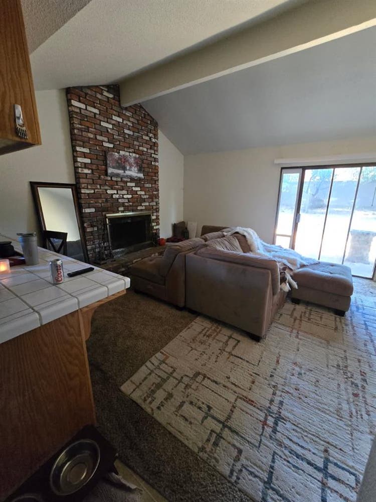 Room for rent in nice neighborhood.