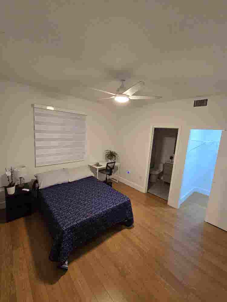 Private room w/ bathroom and closet