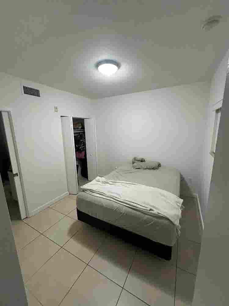 Private Room with Bathroom for Rent