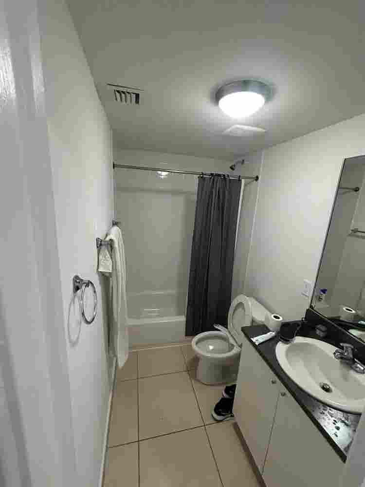 Private Room with Bathroom for Rent