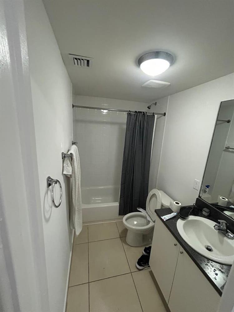 Private Room with Bathroom for Rent