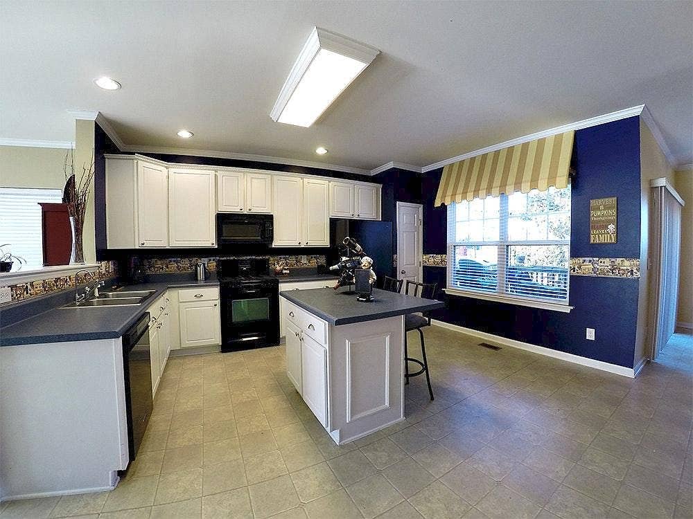4 BR in Apex
