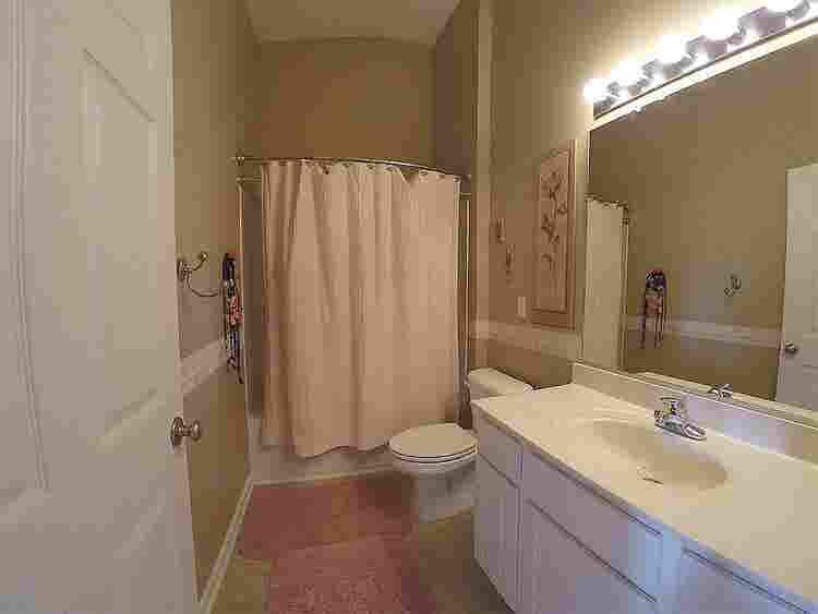 4 BR in Apex
