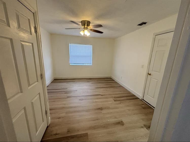 Modern in Law-Suite Studio