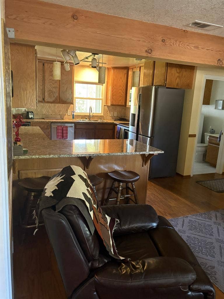 Giant bedroom  pvt bath lux 
Manor