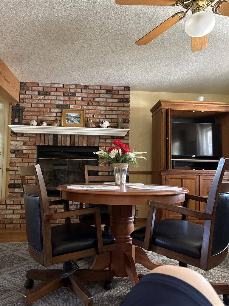 Giant bedroom  pvt bath lux 
Manor