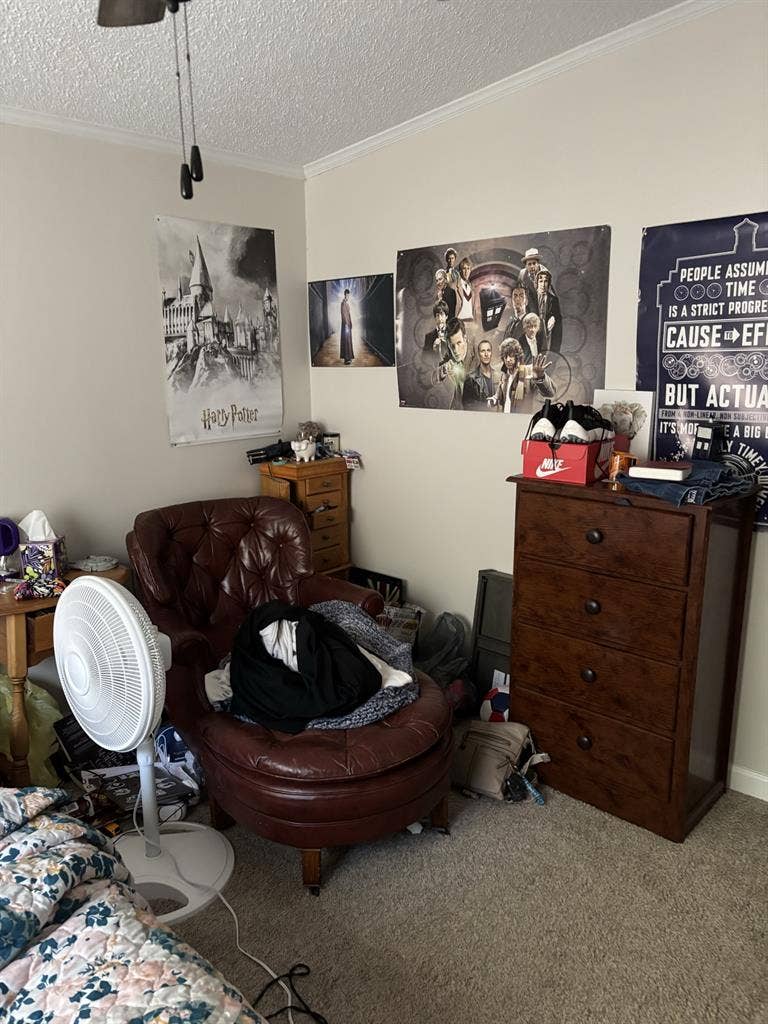 Looking for Roommate