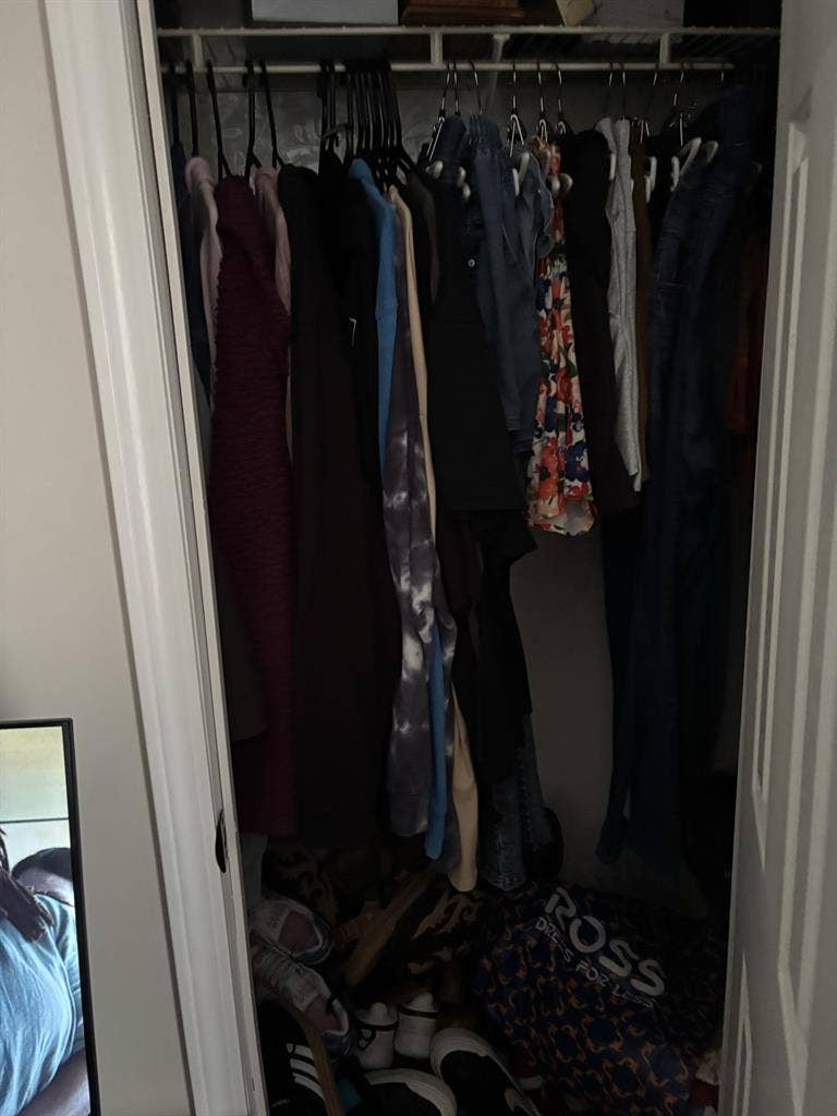 Looking for Roommate