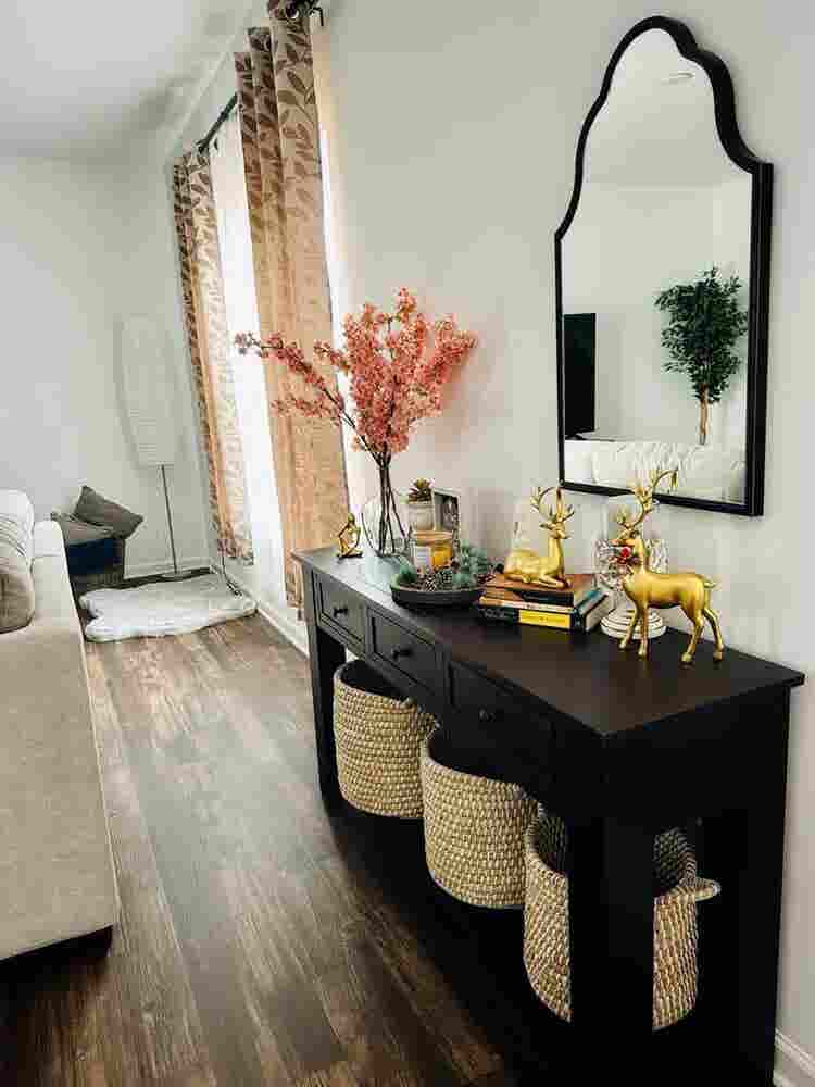 Looking for roommate(s).