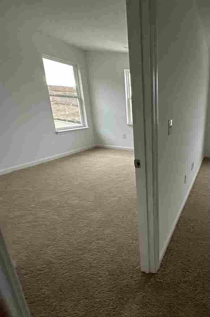 Looking for roommate(s).