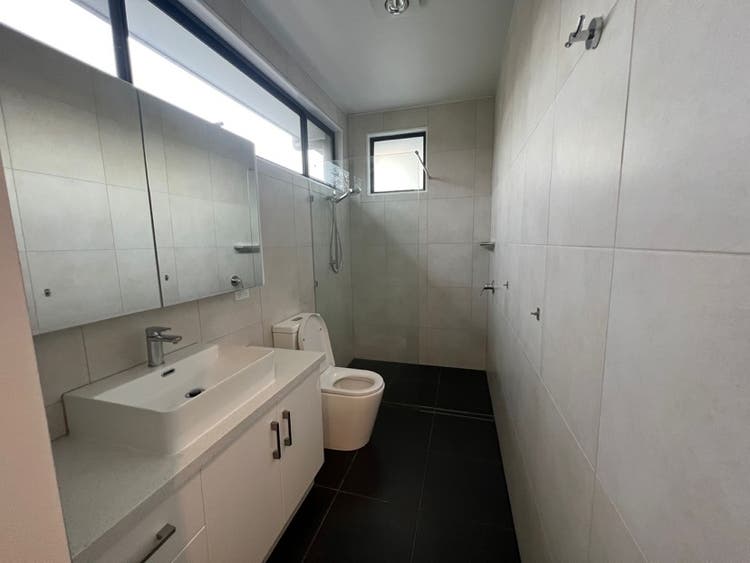 Sublet furnished room in Knox area