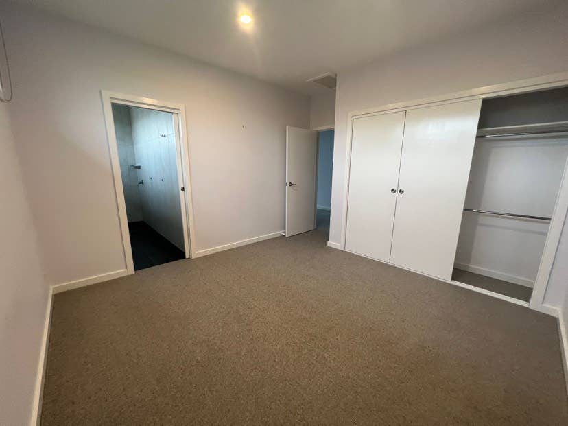 Sublet furnished room in Knox area