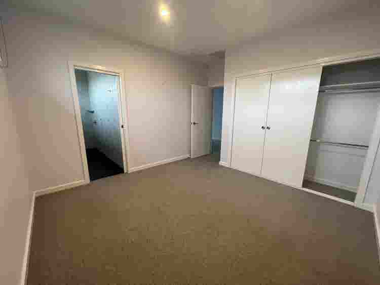 Sublet furnished room in Knox area