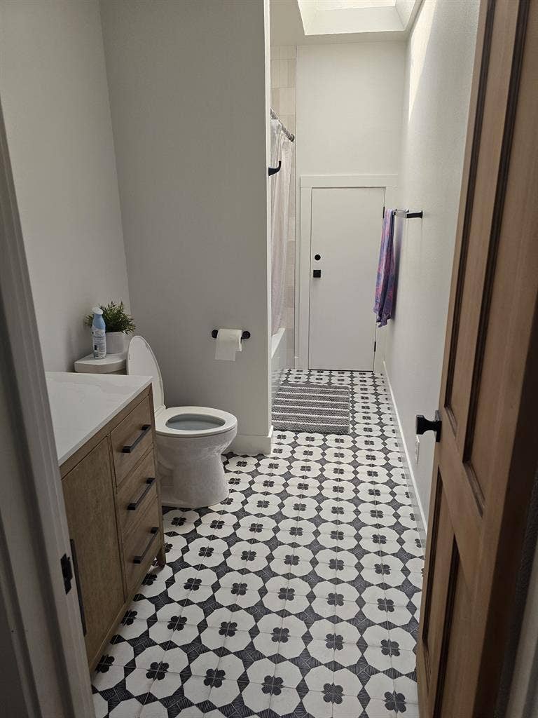 Penryn dream house room for rent