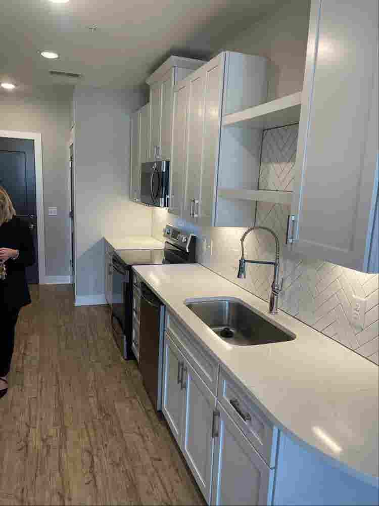 Lease Takeover: Mid Oct-Early Nov