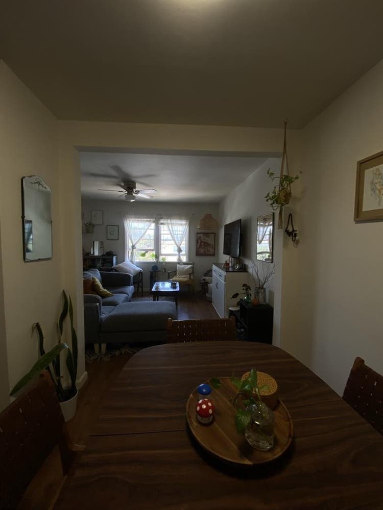 East Long Beach- Room for rent !
