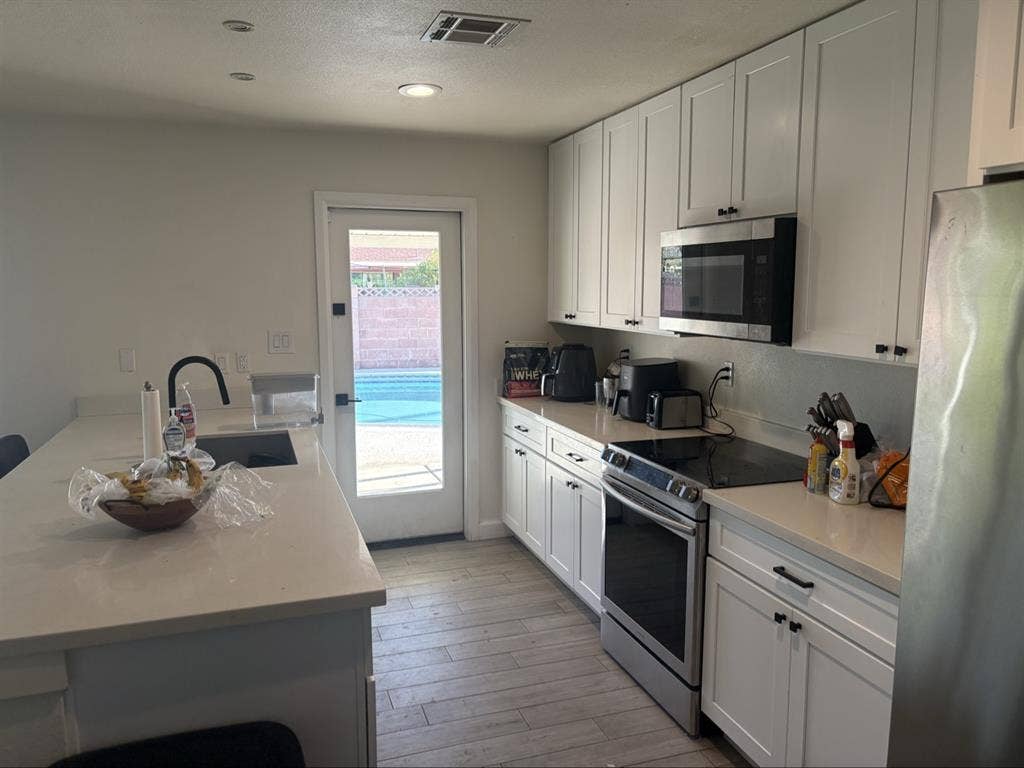 Sub lease available -Jan/Feb to May