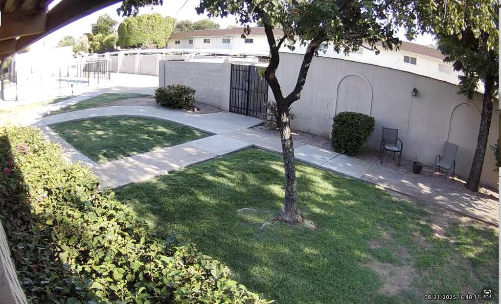 Looking for a female roommate