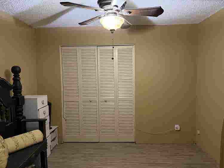 Looking for a female roommate