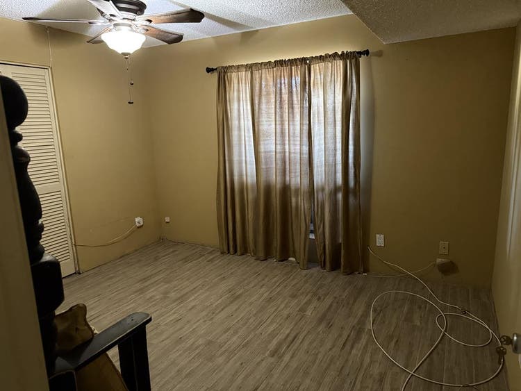Looking for a female roommate