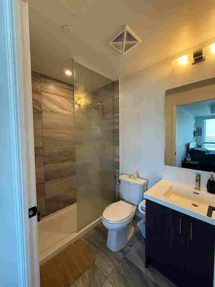 Bath Unit in North York