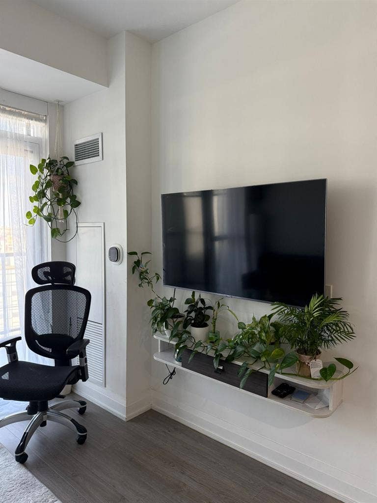 Bath Unit in North York