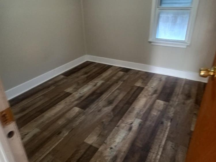 Nice clean cozy single 2 bedroom