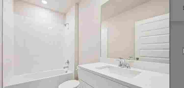PRIVATE BEDROOM & PRIVATE BATHROOM