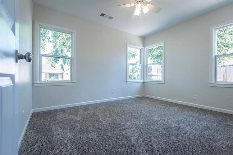 Room for rent in Reedley