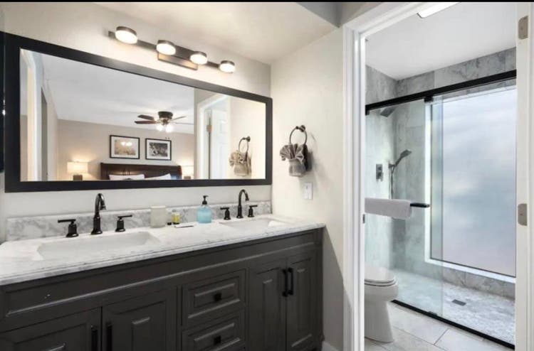 Master Bedroom in Desirable Area