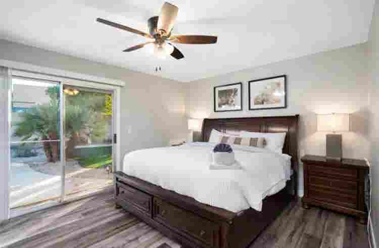 Master Bedroom in Desirable Area