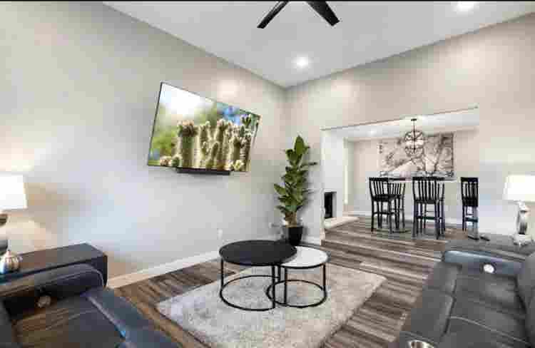 Master Bedroom in Desirable Area